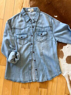 Chambray Western Button Down Shirt Lightweight Denim Shirt Medium
